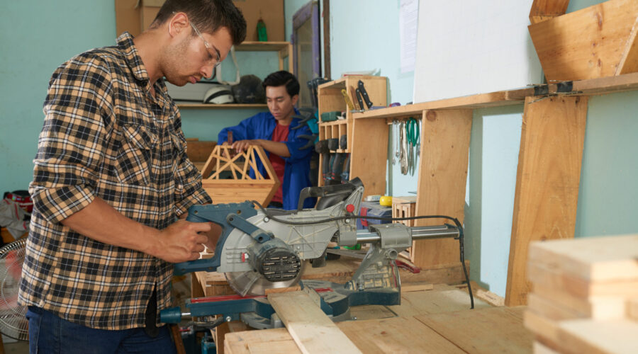 How EsyFinder Makes Carpenter Services Easier, Smarter & Safer